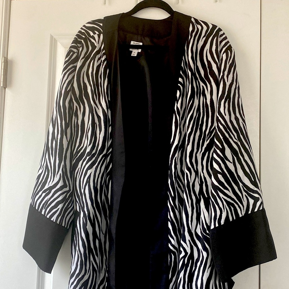 Ade Samuels black and white duster XL